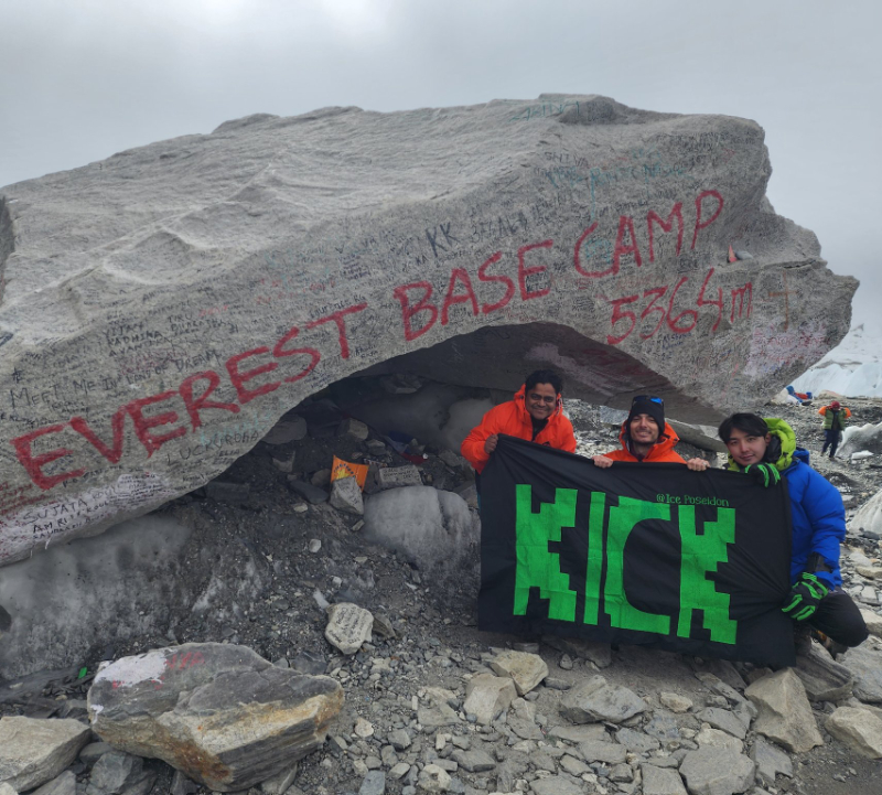 ©https://twitter.com/REALIcePoseidon - "We made it! We managed to stream 89 percent of mount everest base camp climb, sadly no service at the top, but we planted a giant kick flag on top of the highest base camp in the world 18k feet high!"